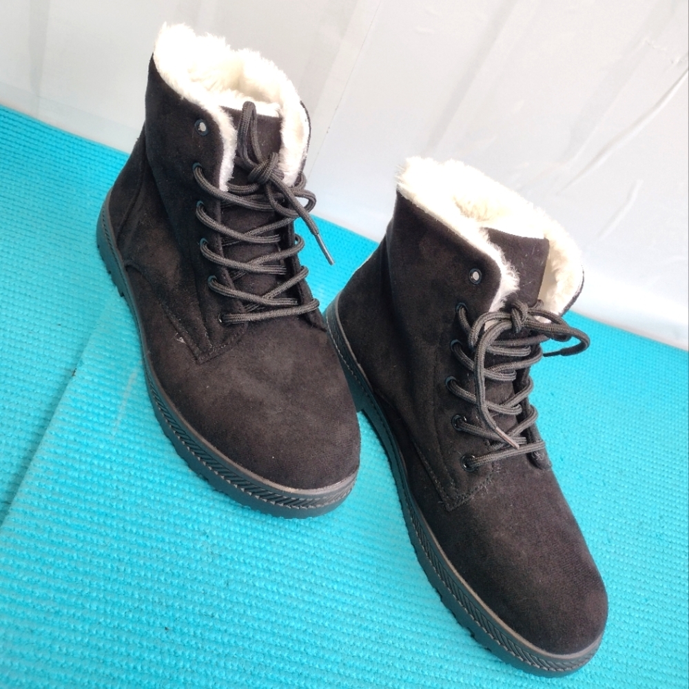 NWOT GO Black Winter Ankle Boots Lace Up Size 40 (US 9)